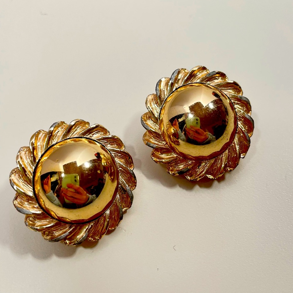 Vintage Metallic Heavy Gold Tone Maximalist Retro Ear… Gem
